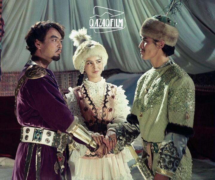 《Gäkku-Gäkku》——电影《Qyz Zhibek》中的一个片段。